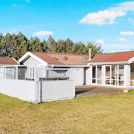 9 Person In L Kken * Gronhoj (Nordjylland)