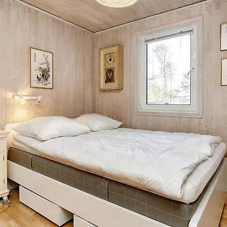 9 Person In Lokken-by Traum *