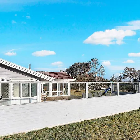 9 Person In Lokken-by Traum *